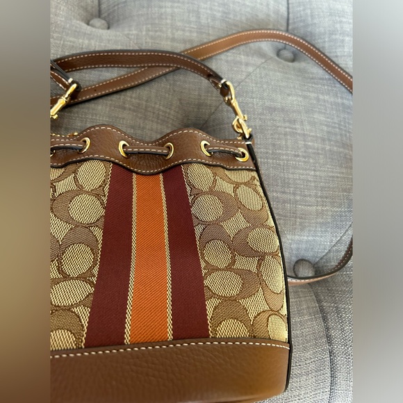 New Coach brown mini bucket bag 😍 - Picture 3 of 9
